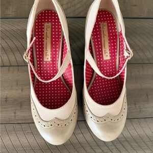 Chic Cream Mary Jane Heels